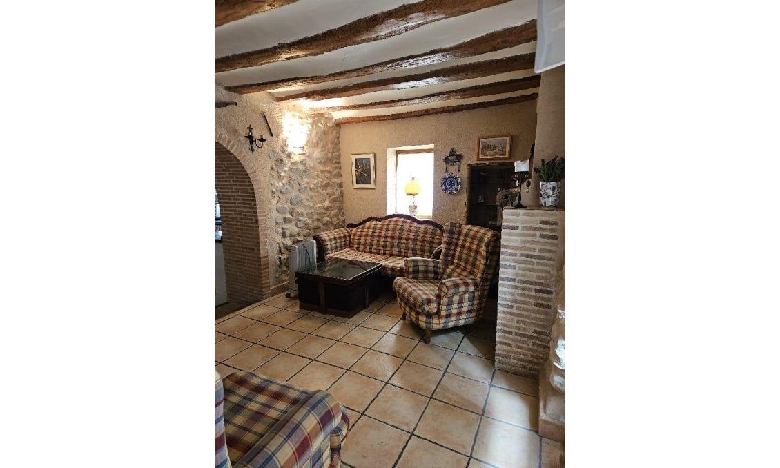 Revânzare - Town House -
Benilloba