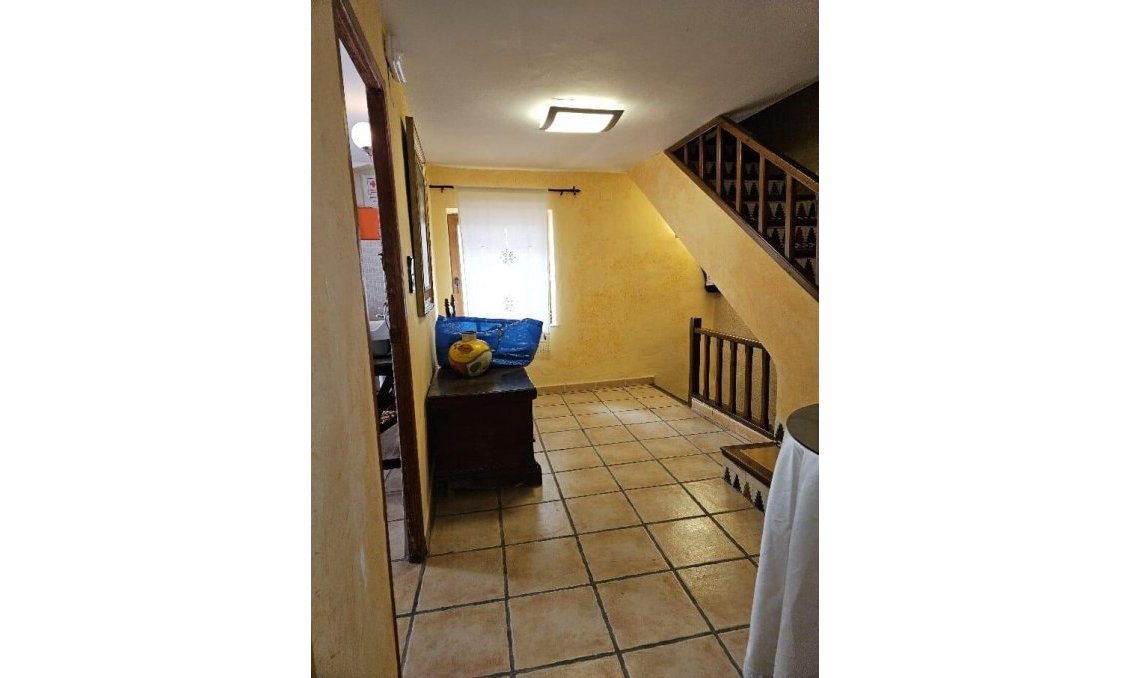 Revânzare - Town House -
Benilloba