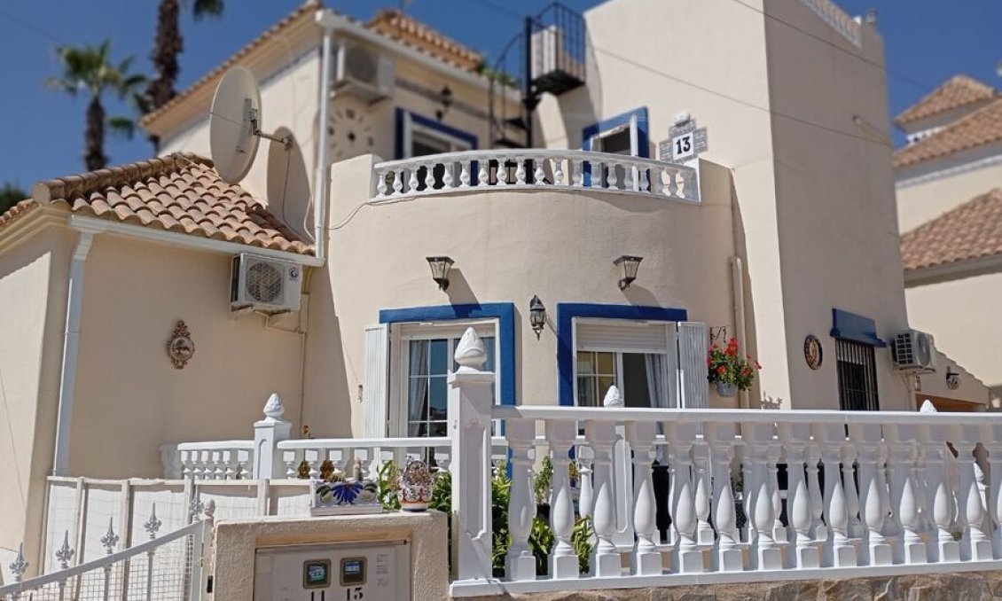Revente - Villa -
Villamartin - Costa Blanca