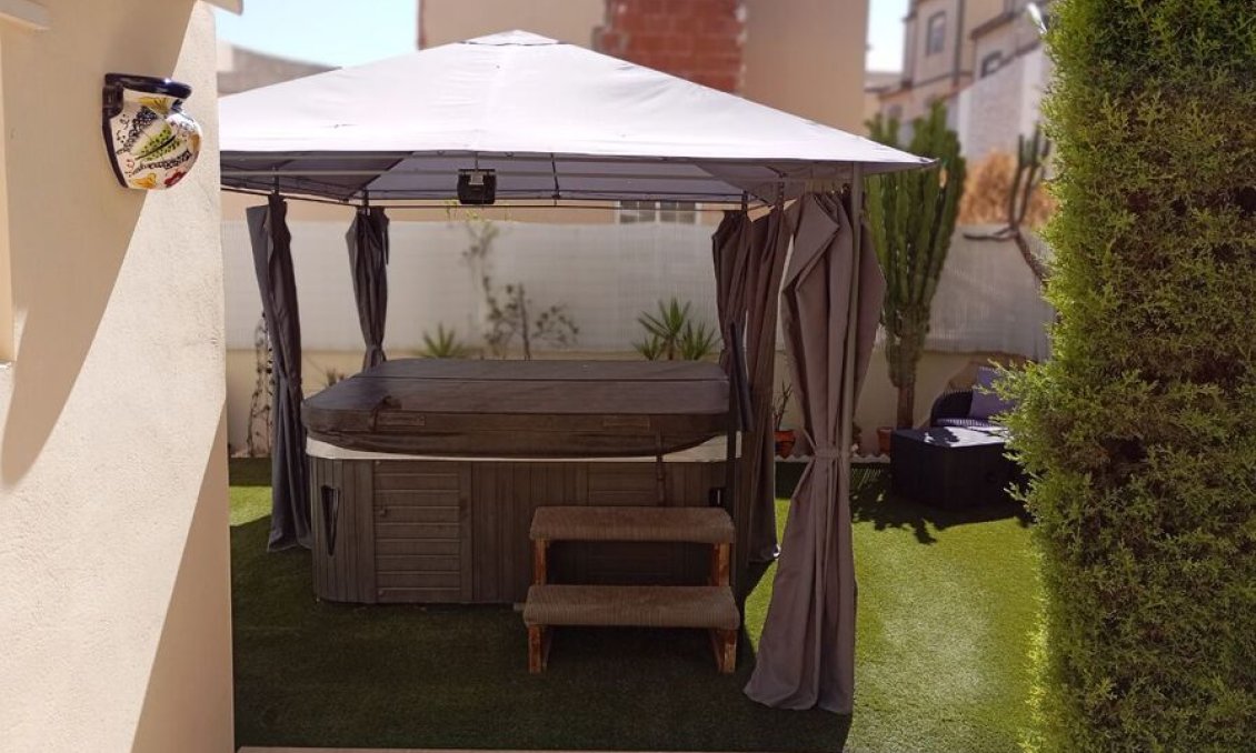 Revente - Villa -
Villamartin - Costa Blanca