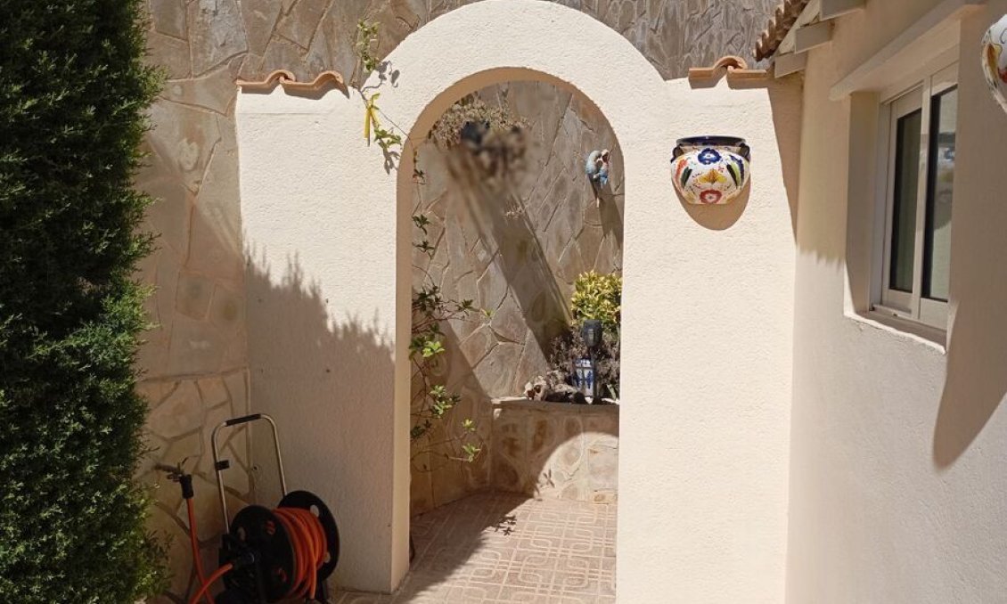 Revente - Villa -
Villamartin - Costa Blanca