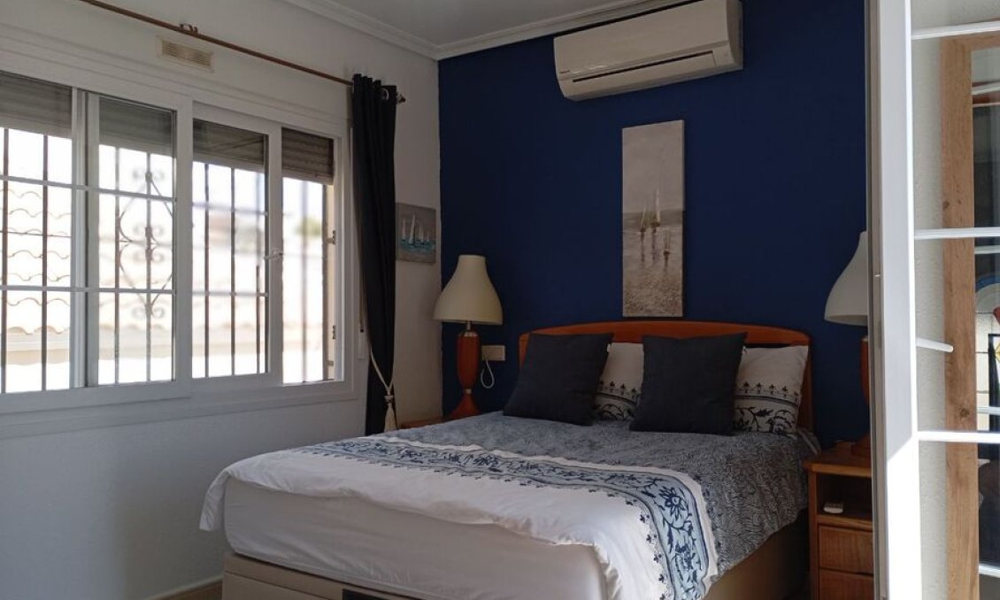 Revente - Villa -
Villamartin - Costa Blanca