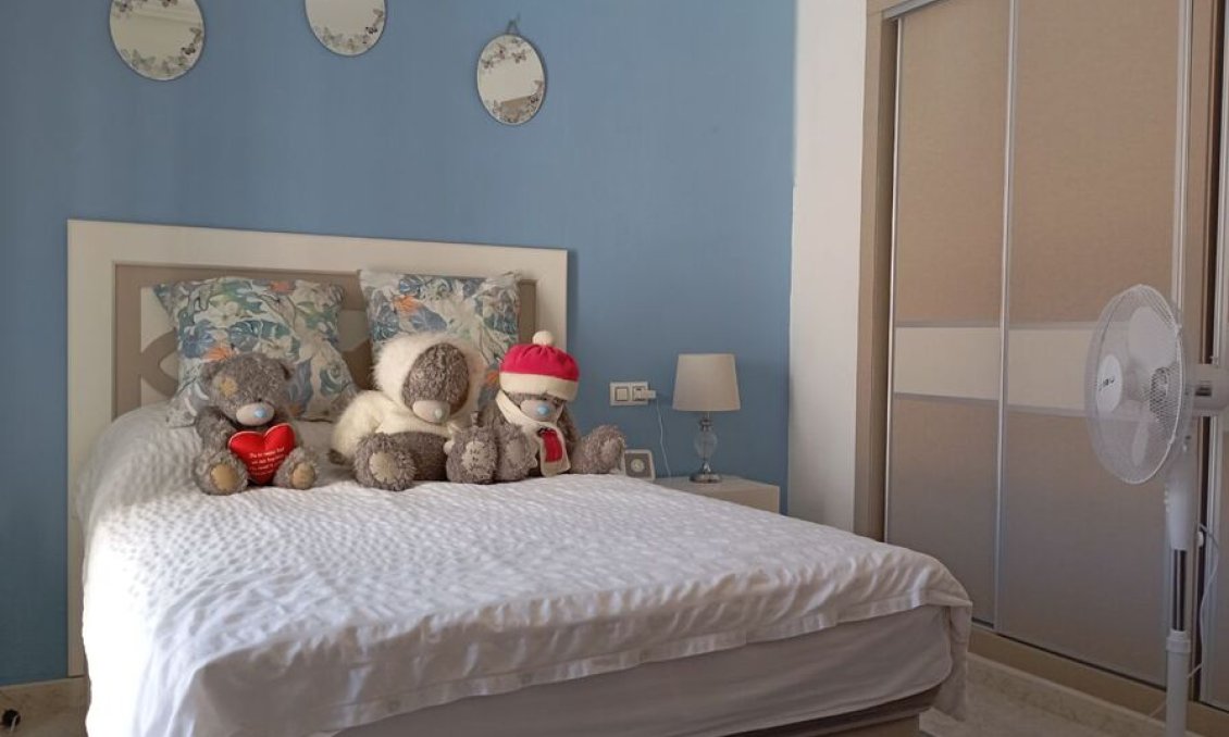 Revente - Villa -
Villamartin - Costa Blanca