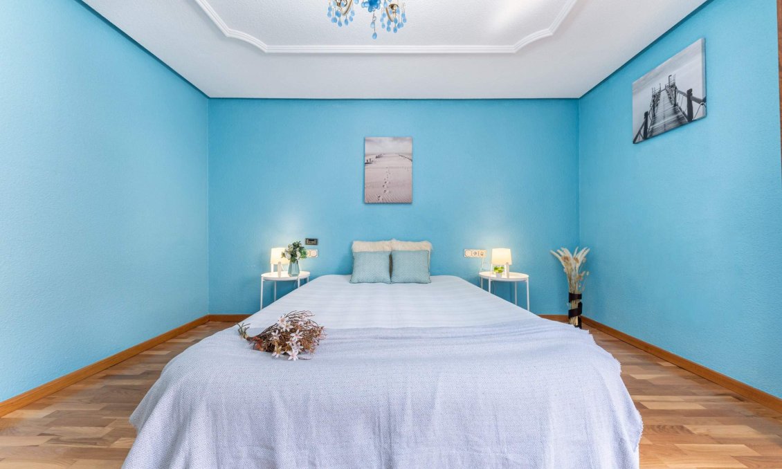 Revânzare - Apartament -
Alicante - Centro