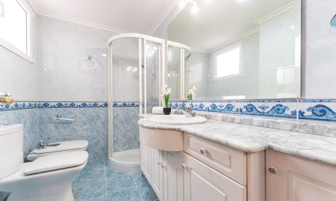 Revânzare - Apartament -
Alicante - Centro