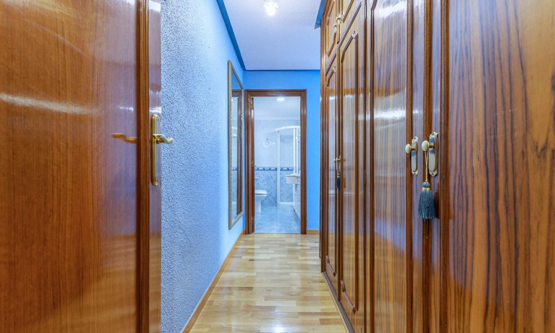 Revânzare - Apartament -
Alicante - Centro