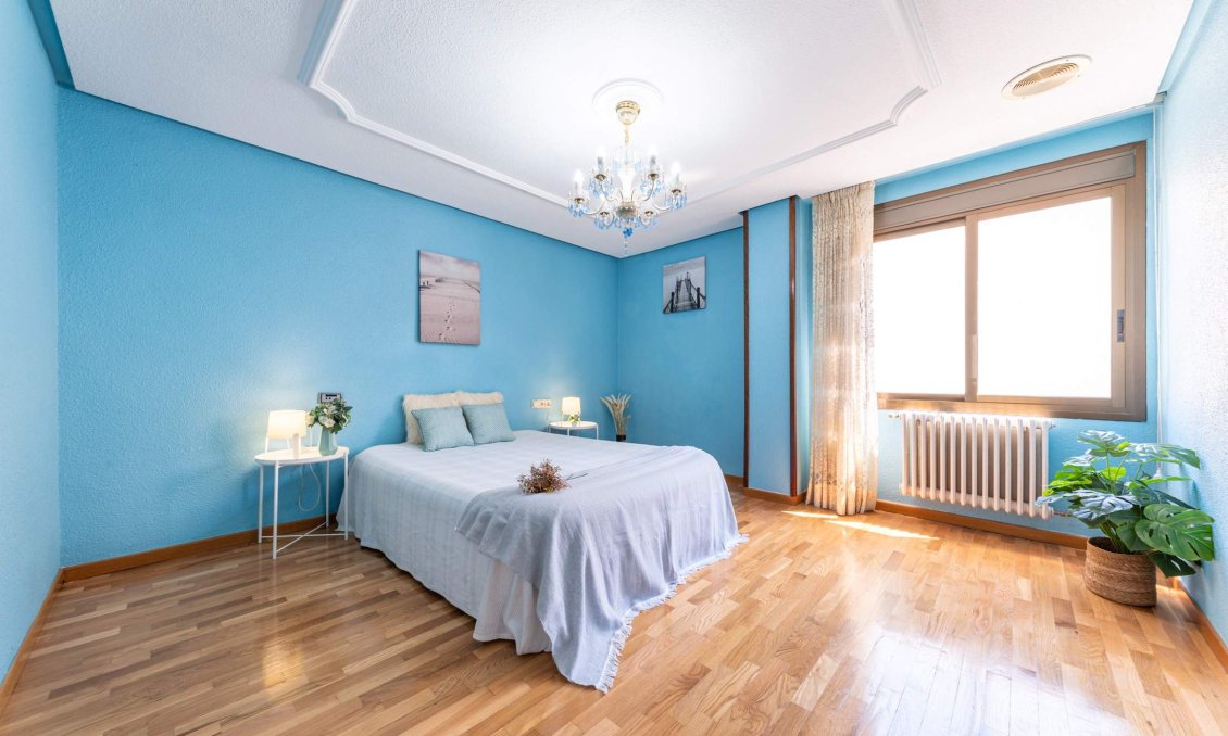 Revânzare - Apartament -
Alicante - Centro