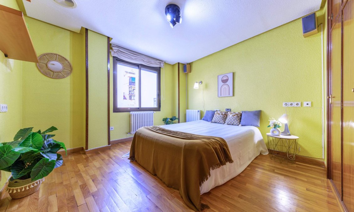 Revânzare - Apartament -
Alicante - Centro