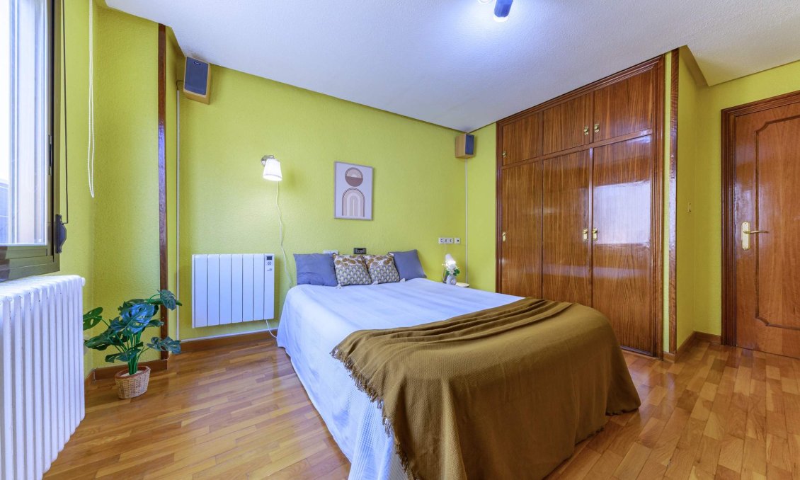 Revânzare - Apartament -
Alicante - Centro