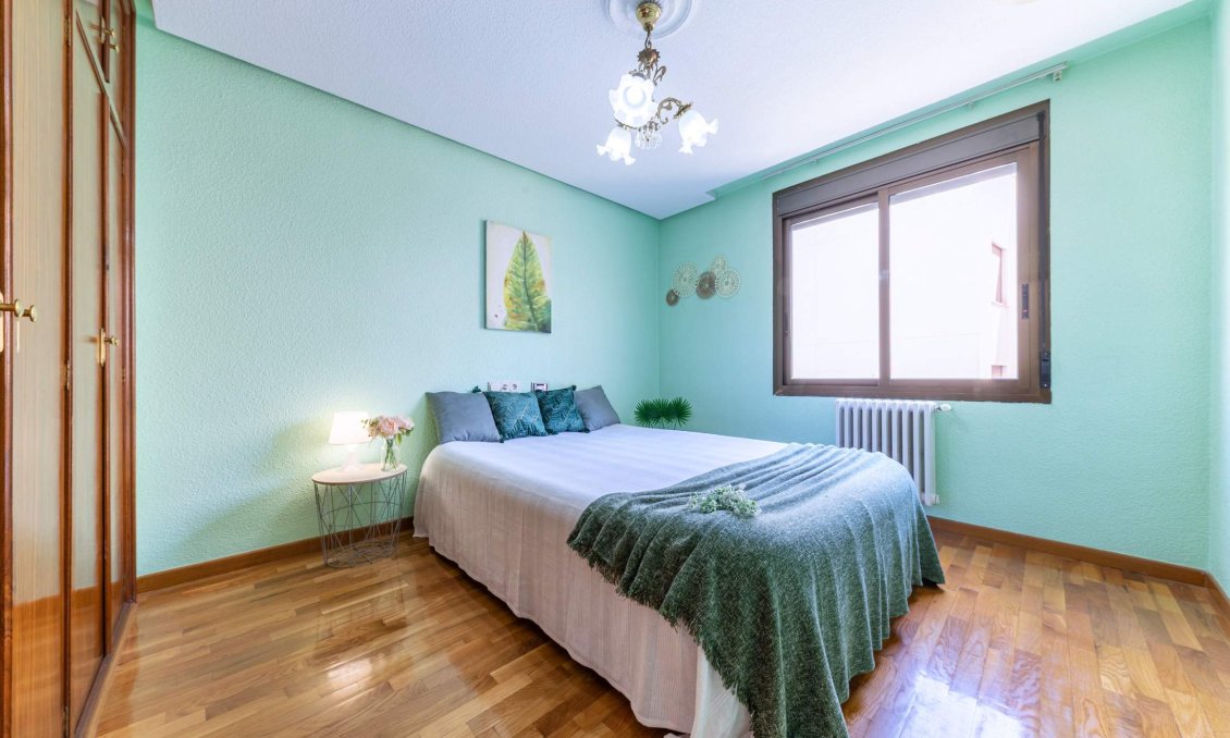 Revânzare - Apartament -
Alicante - Centro