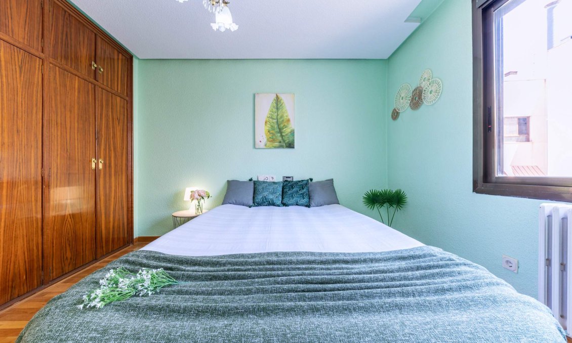 Revânzare - Apartament -
Alicante - Centro