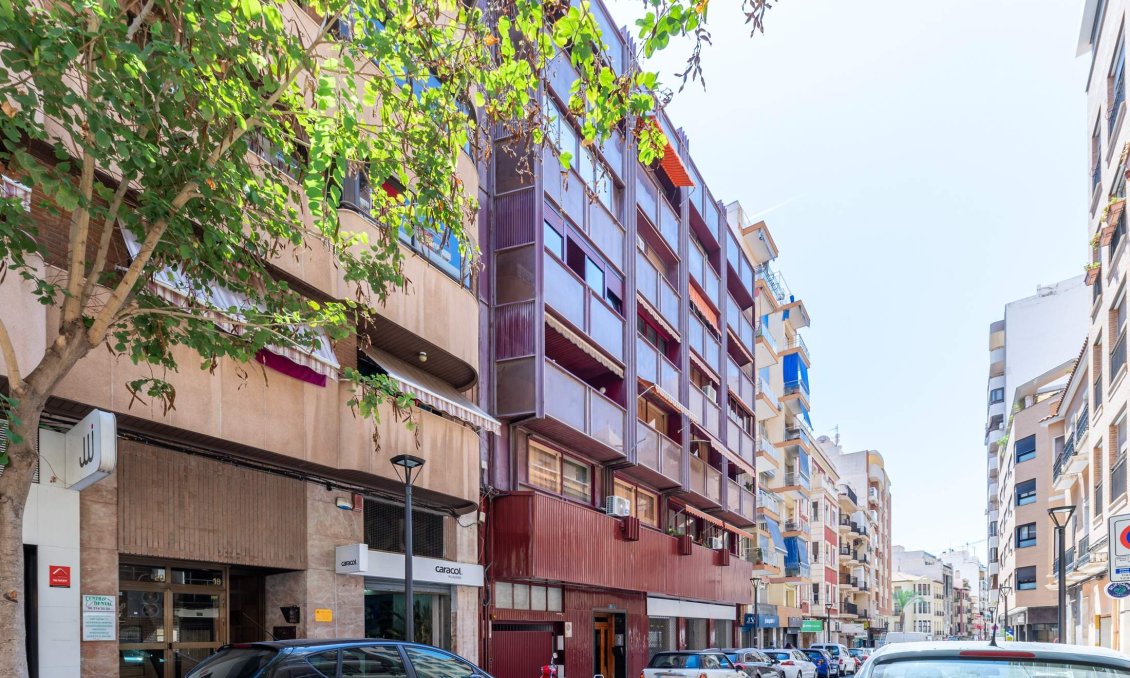 Revânzare - Apartament -
Alicante - Centro