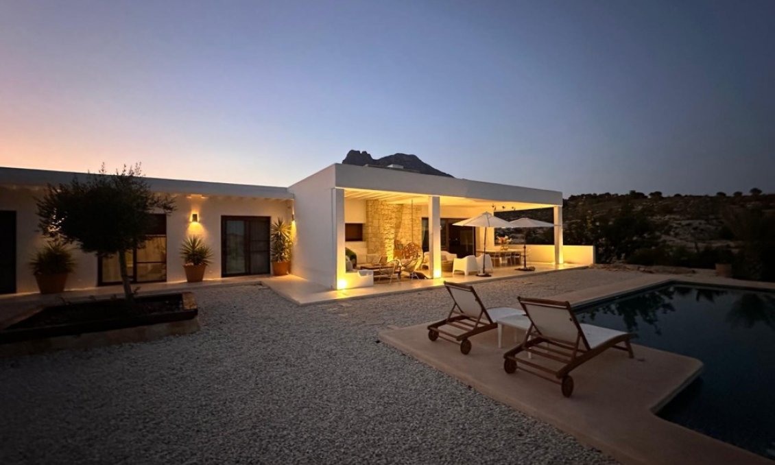 Segunda mano - Villa -
Finestrat - Costa Blanca