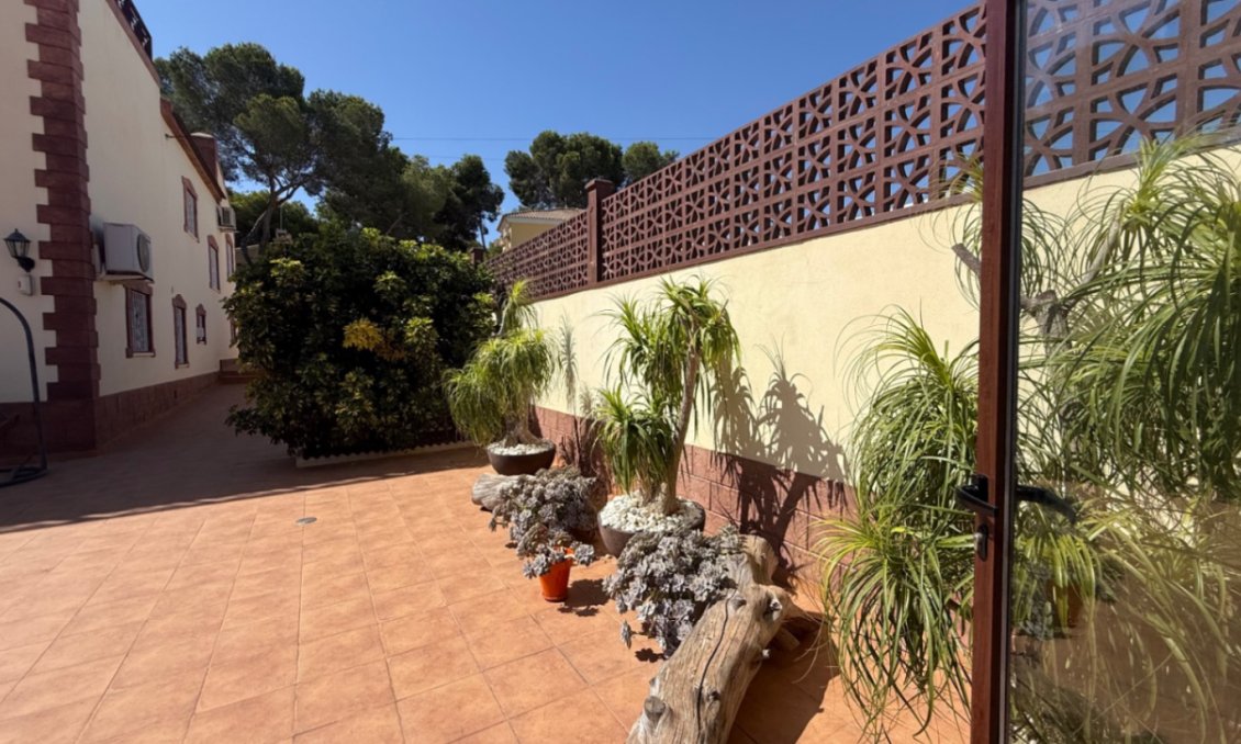 Segunda mano - Villa -
Torrevieja - Costa Blanca