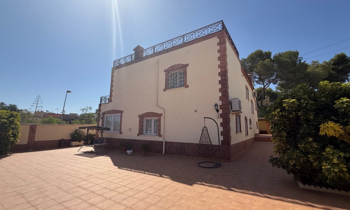 Segunda mano - Villa -
Torrevieja - Costa Blanca