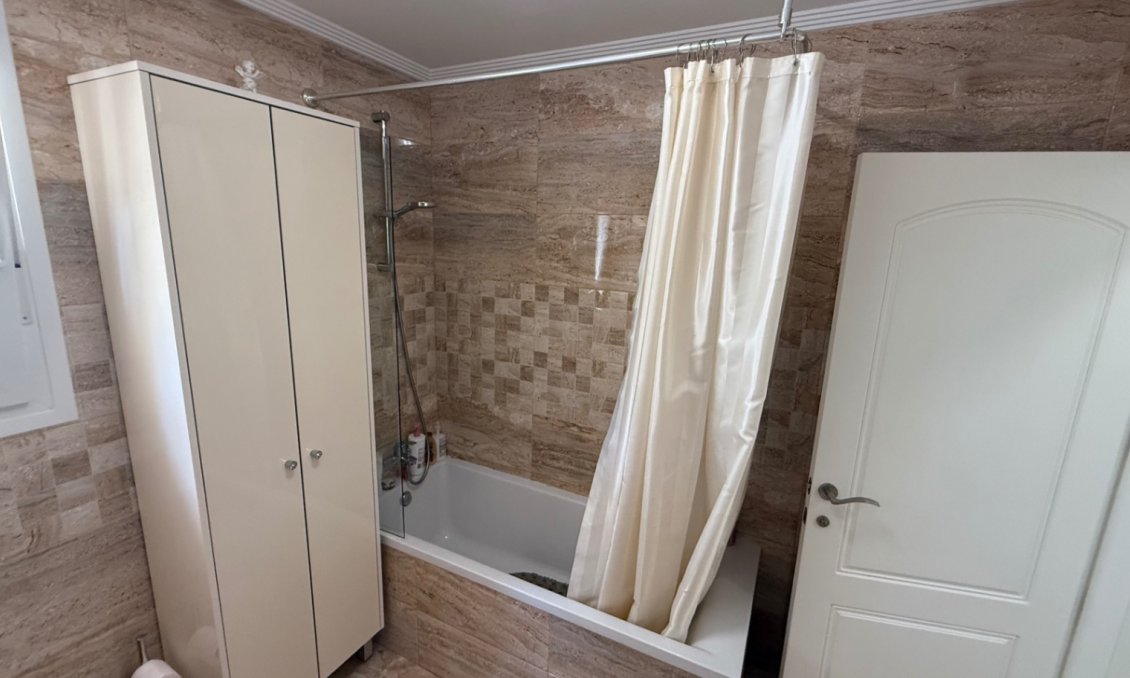 Segunda mano - Villa -
Torrevieja - Costa Blanca