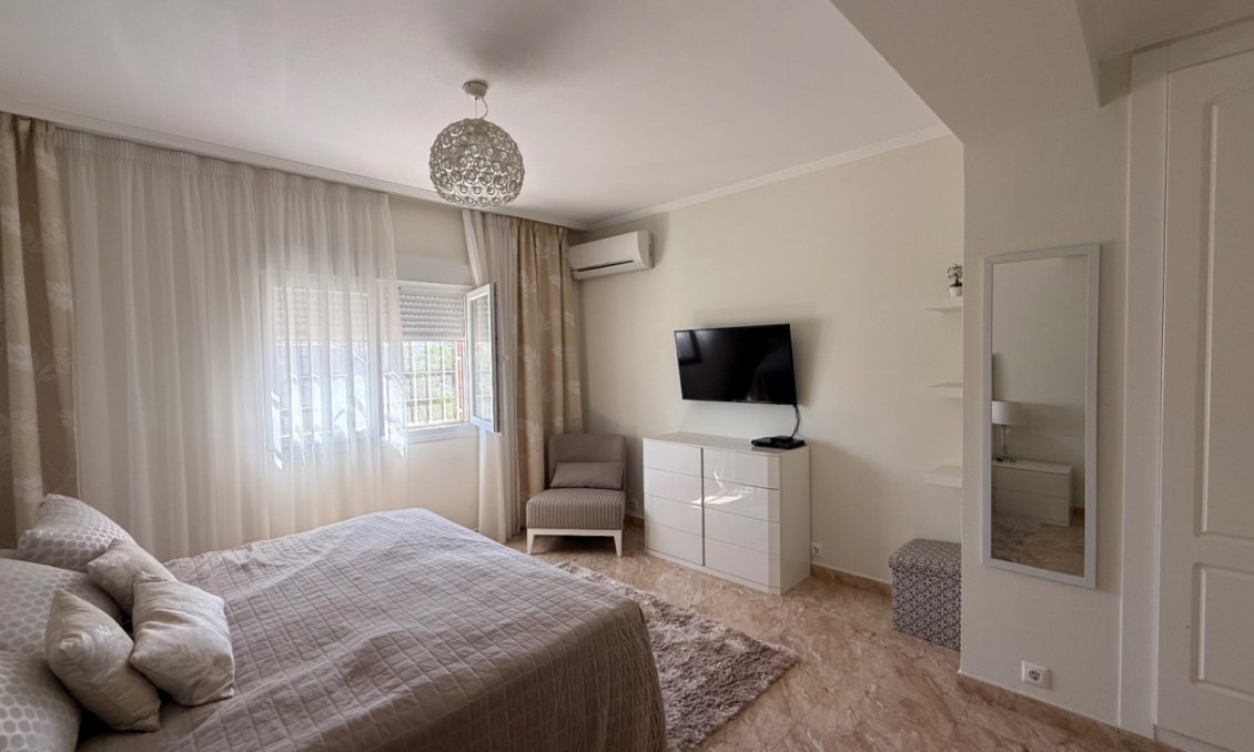 Segunda mano - Villa -
Torrevieja - Costa Blanca