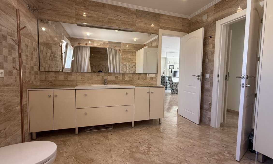 Segunda mano - Villa -
Torrevieja - Costa Blanca