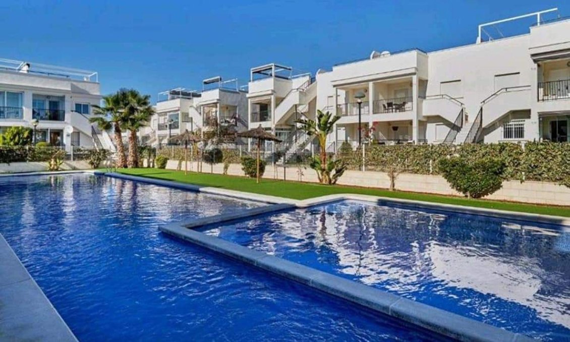 Segunda mano - Bungalow -
Torrevieja - Parque Acuático - Sector 25