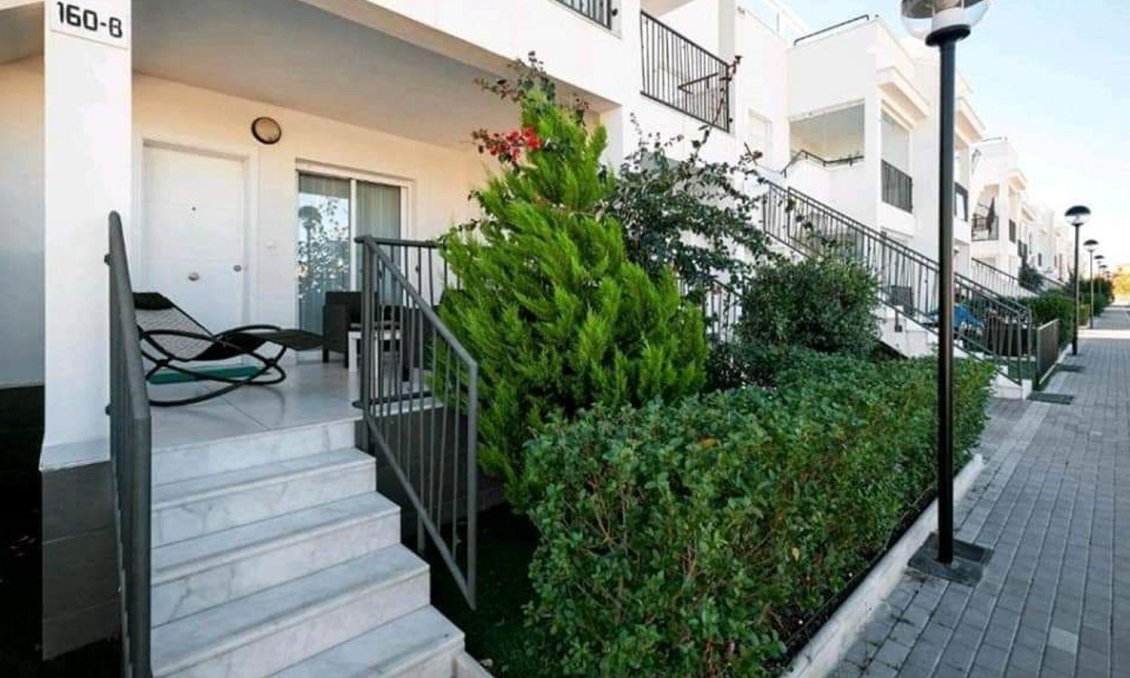 Segunda mano - Bungalow -
Torrevieja - Parque Acuático - Sector 25