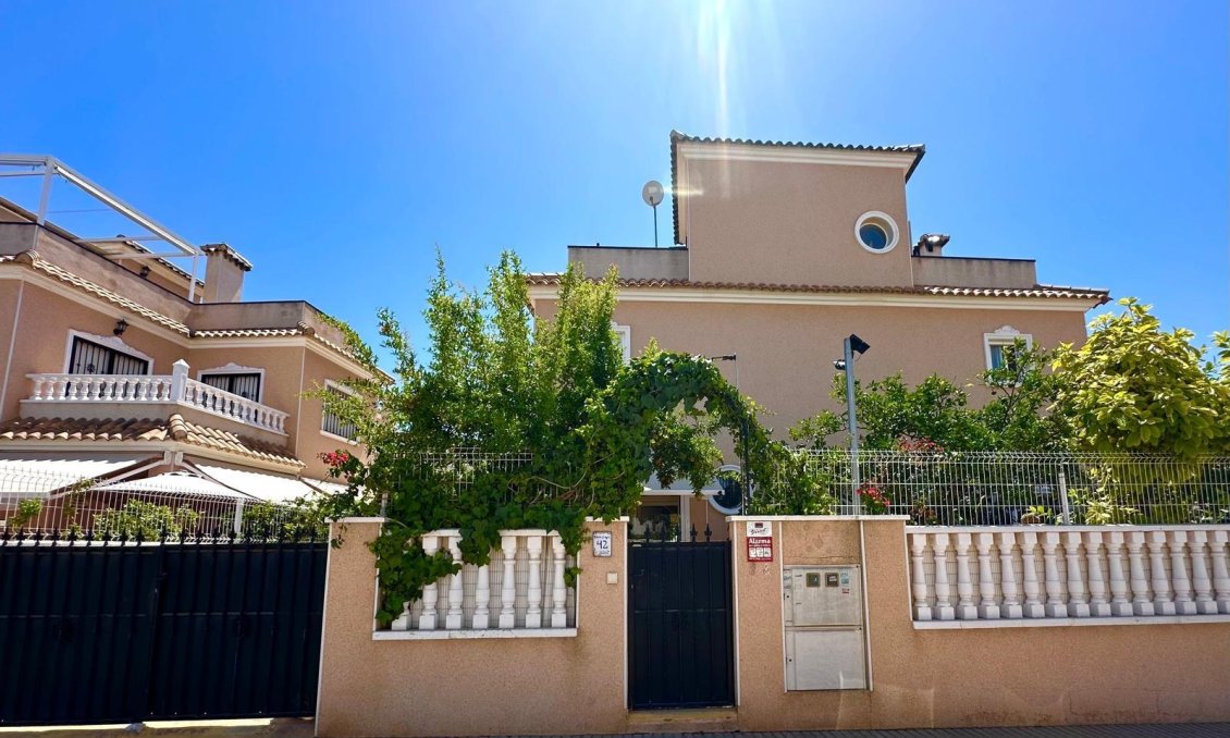 Segunda mano - Villa -
Orihuela Costa - La Regia