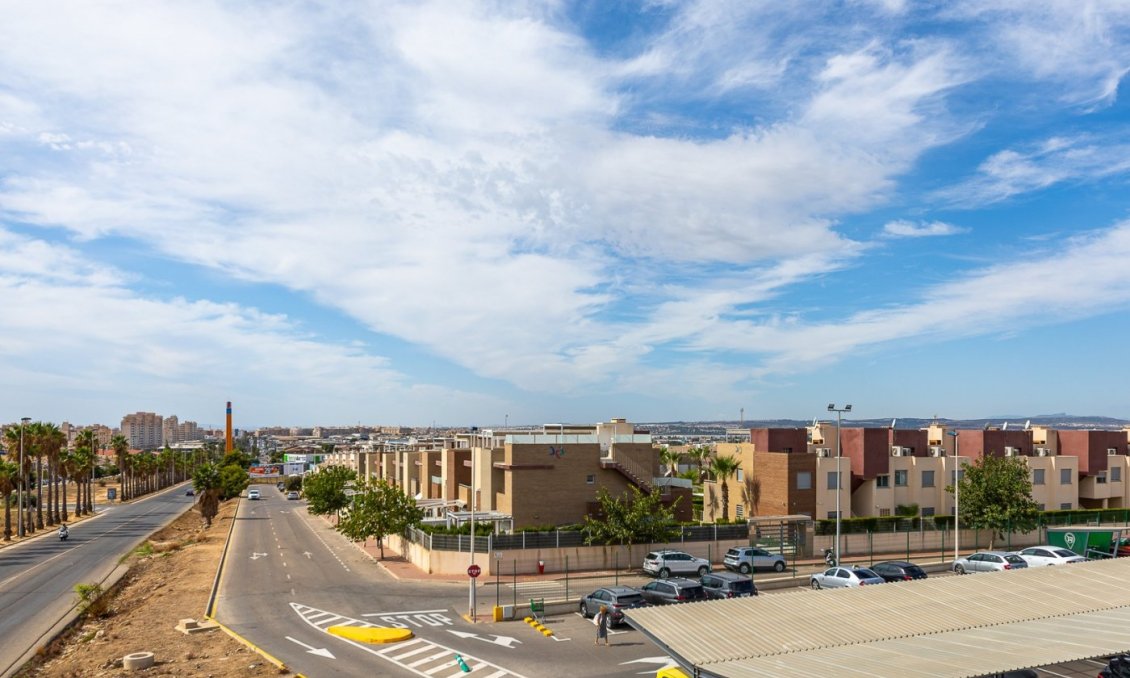 Resale - Town House -
Torrevieja - Sector 25