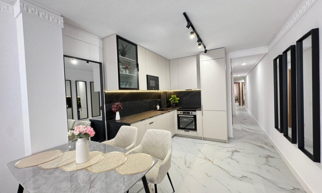 Segunda mano - Apartamento -
Torrevieja - Playa de los Locos