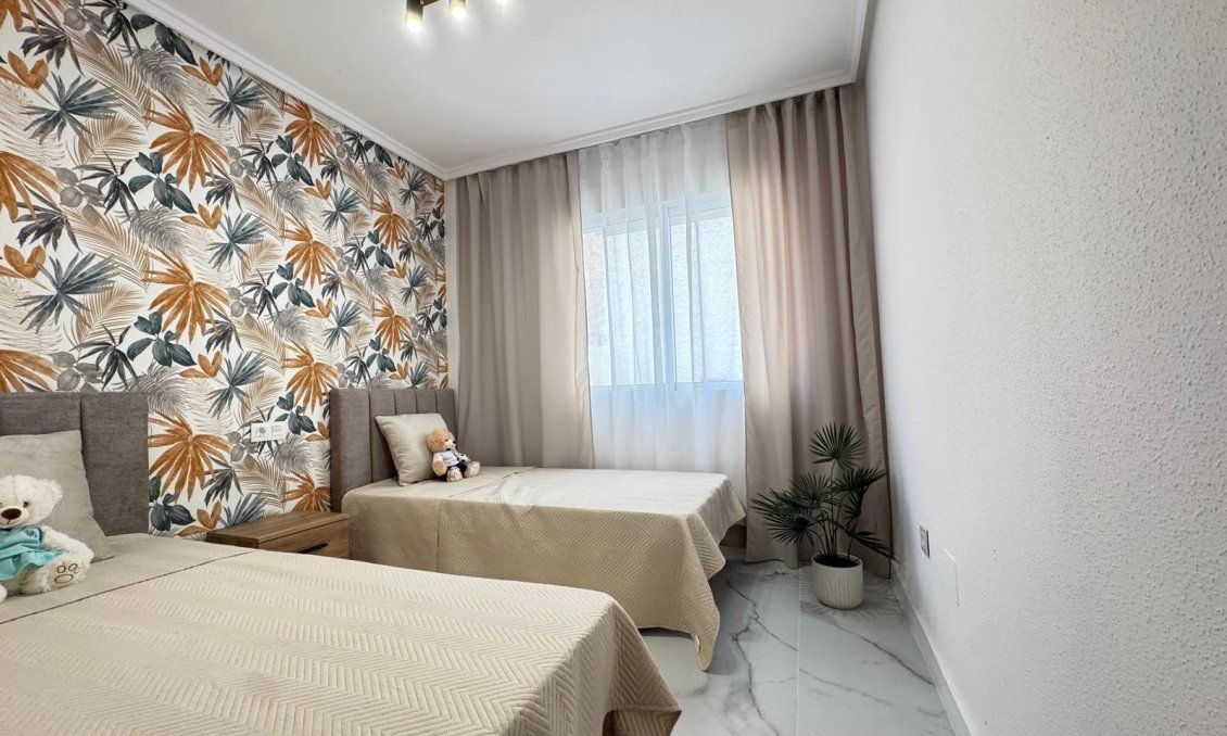 Segunda mano - Apartamento -
Torrevieja - Playa de los Locos