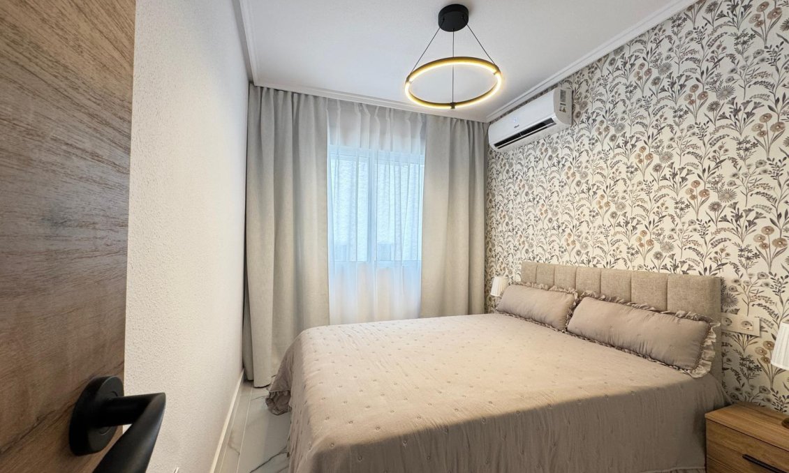 Segunda mano - Apartamento -
Torrevieja - Playa de los Locos