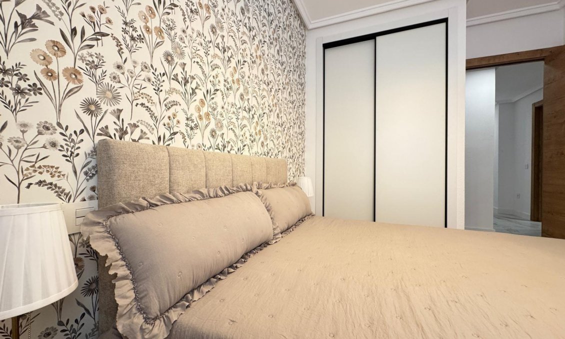 Segunda mano - Apartamento -
Torrevieja - Playa de los Locos