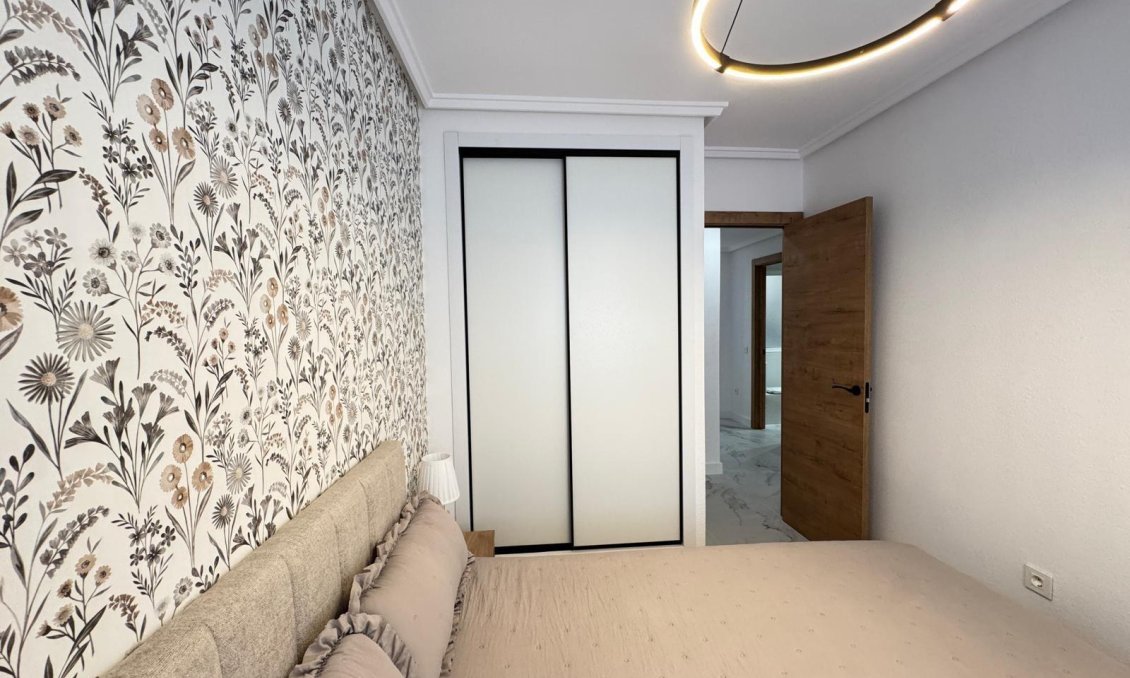 Segunda mano - Apartamento -
Torrevieja - Playa de los Locos