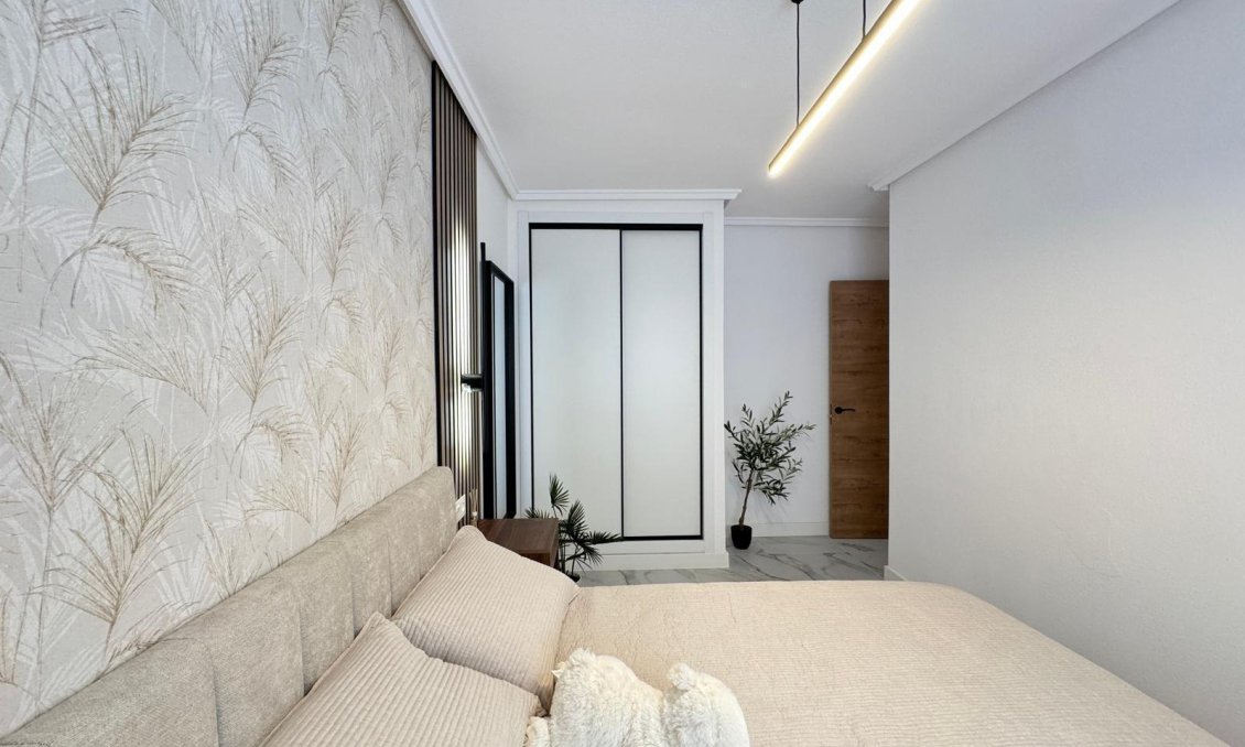 Segunda mano - Apartamento -
Torrevieja - Playa de los Locos