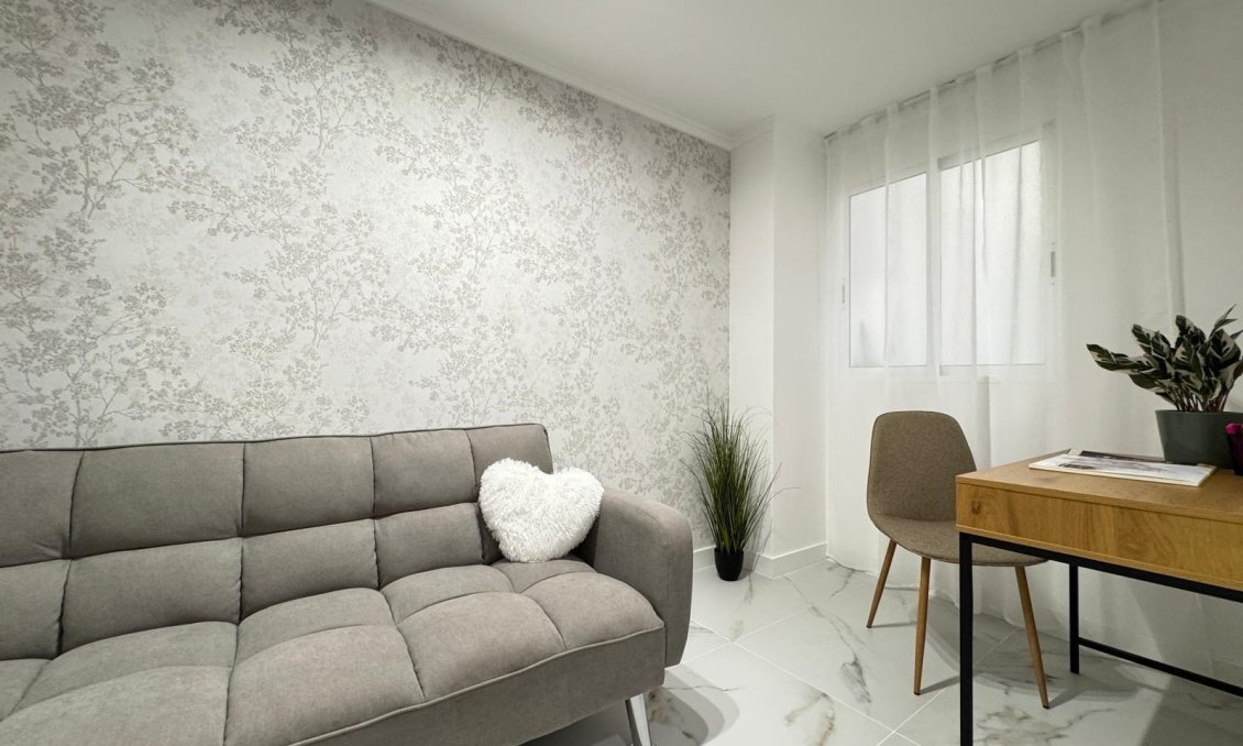 Segunda mano - Apartamento -
Torrevieja - Playa de los Locos
