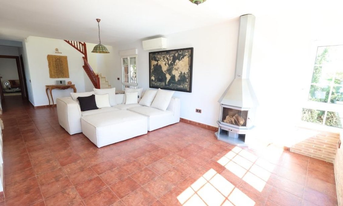 Resale - Villa -
Orihuela Costa - Costa Blanca
