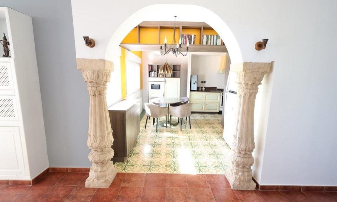 Resale - Villa -
Orihuela Costa - Costa Blanca