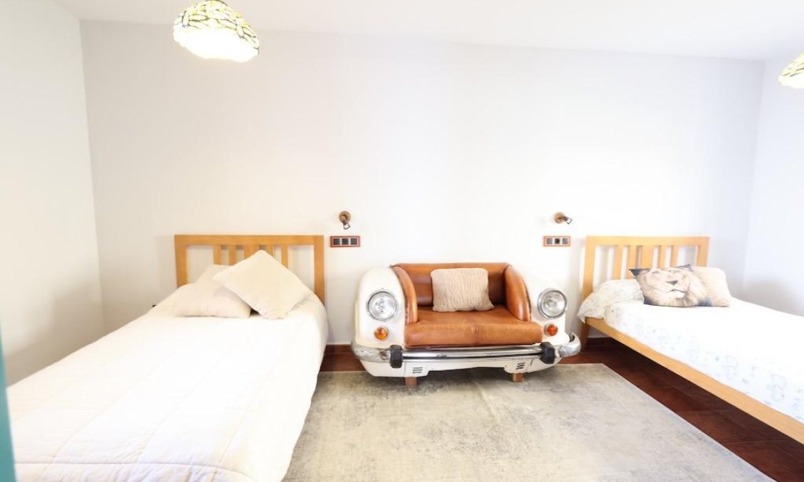 Resale - Villa -
Orihuela Costa - Costa Blanca