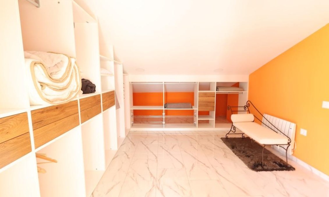 Resale - Villa -
Orihuela Costa - Costa Blanca