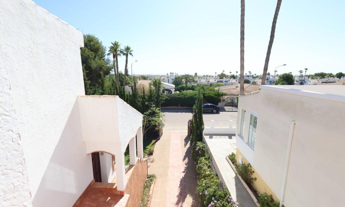 Resale - Villa -
Orihuela Costa - Costa Blanca