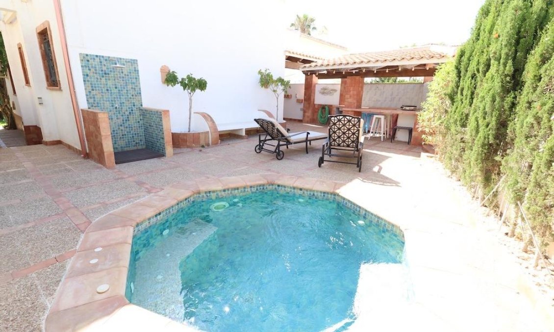Resale - Villa -
Orihuela Costa - Costa Blanca