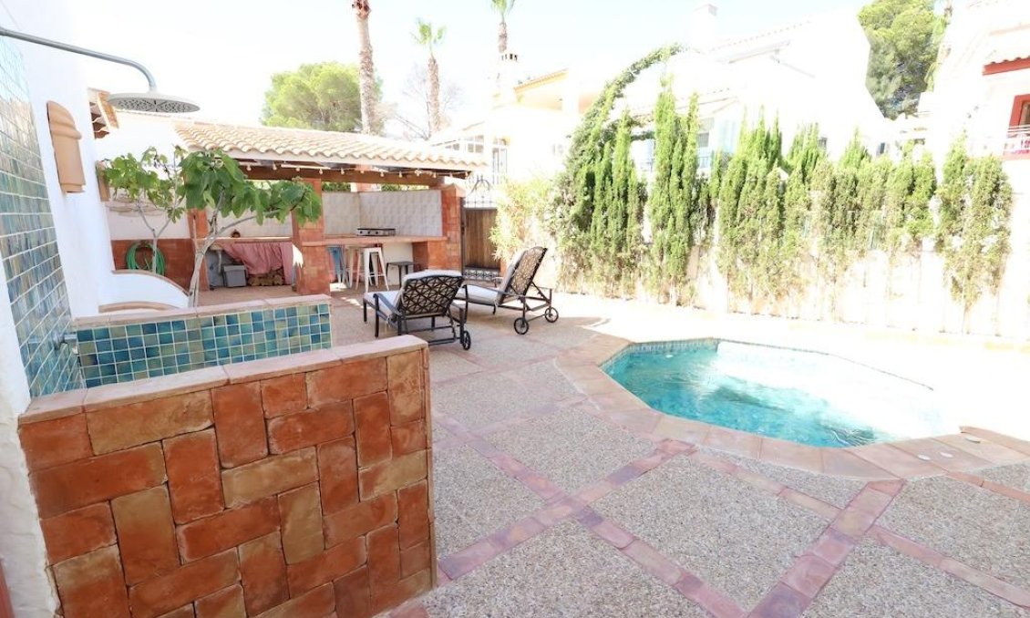 Resale - Villa -
Orihuela Costa - Costa Blanca