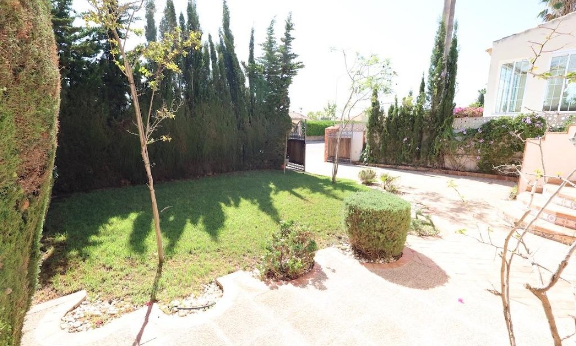 Resale - Villa -
Orihuela Costa - Costa Blanca