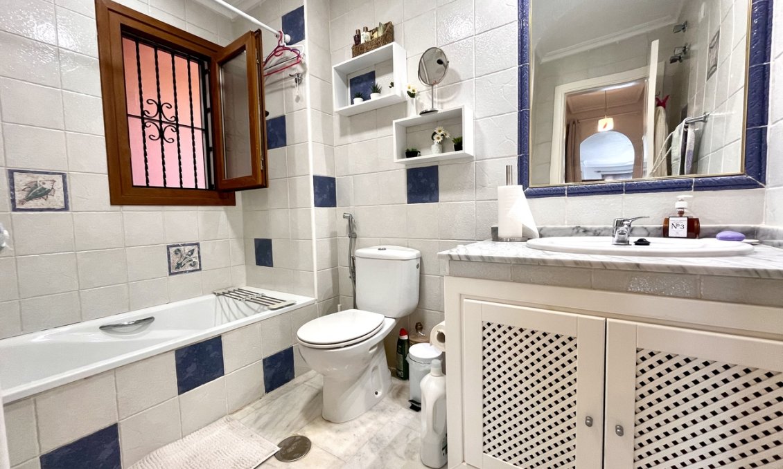 Segunda mano - Apartamento -
Villamartin - Costa Blanca