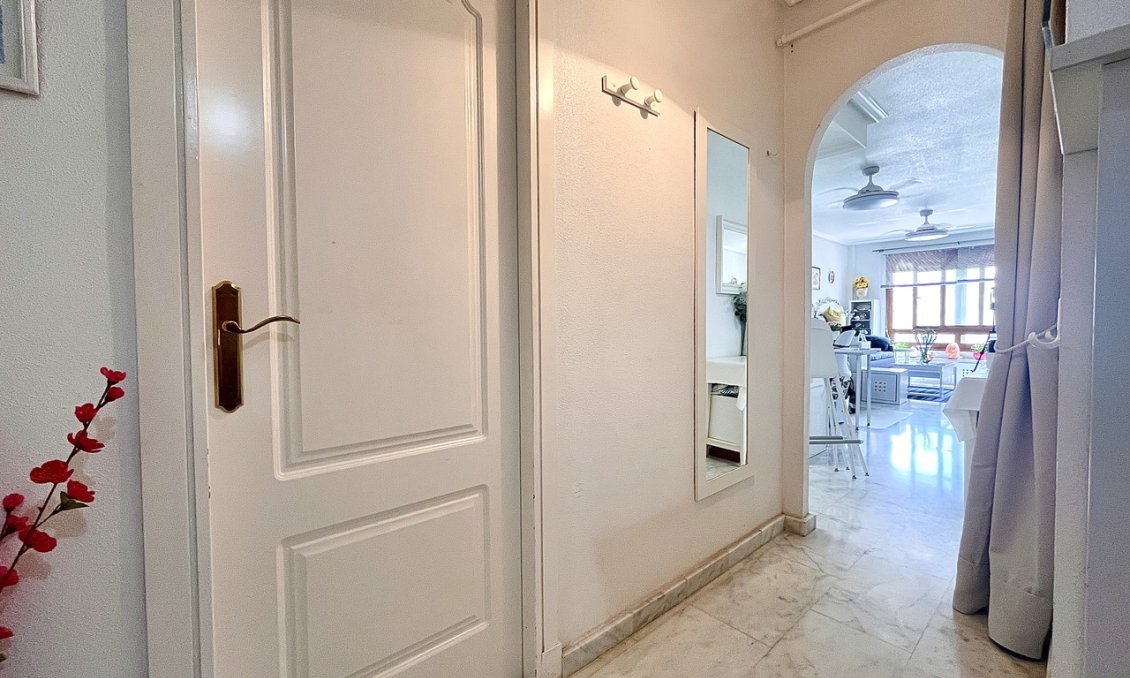Segunda mano - Apartamento -
Villamartin - Costa Blanca