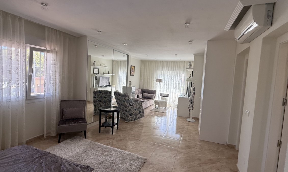 Revente - Villa -
Torrevieja - Costa Blanca