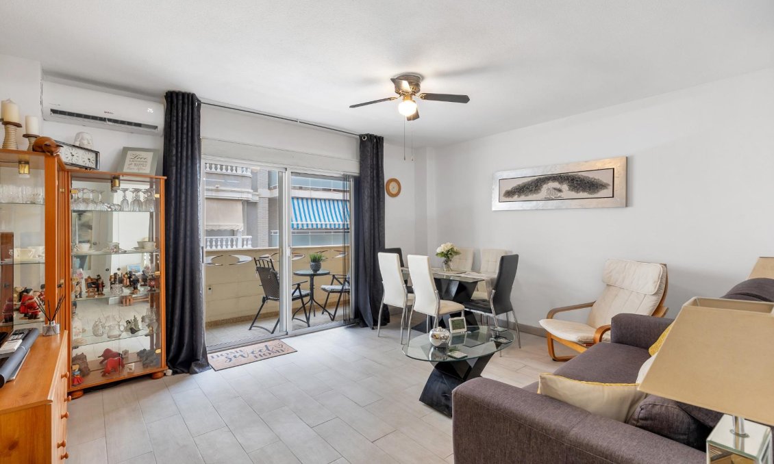 Segunda mano - Apartamento -
Torrevieja - Playa del Cura