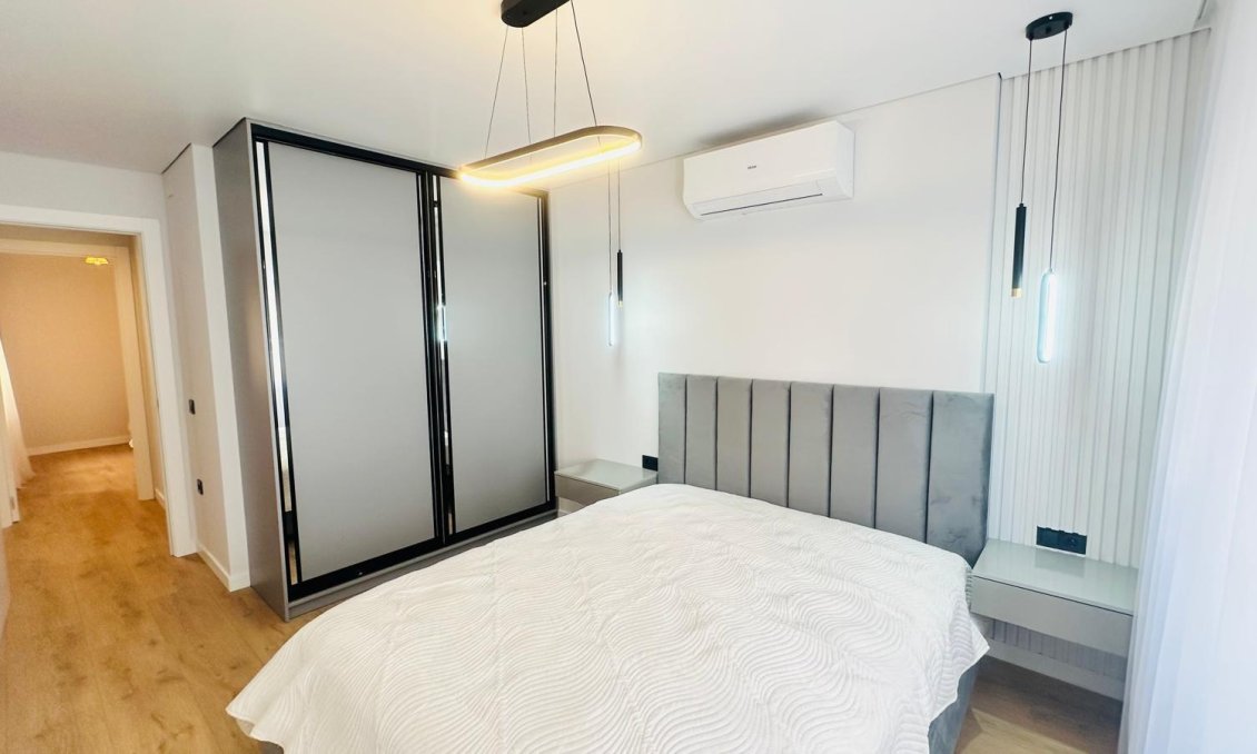 Segunda mano - Apartamento -
Torrevieja - Estacion De Autobuses