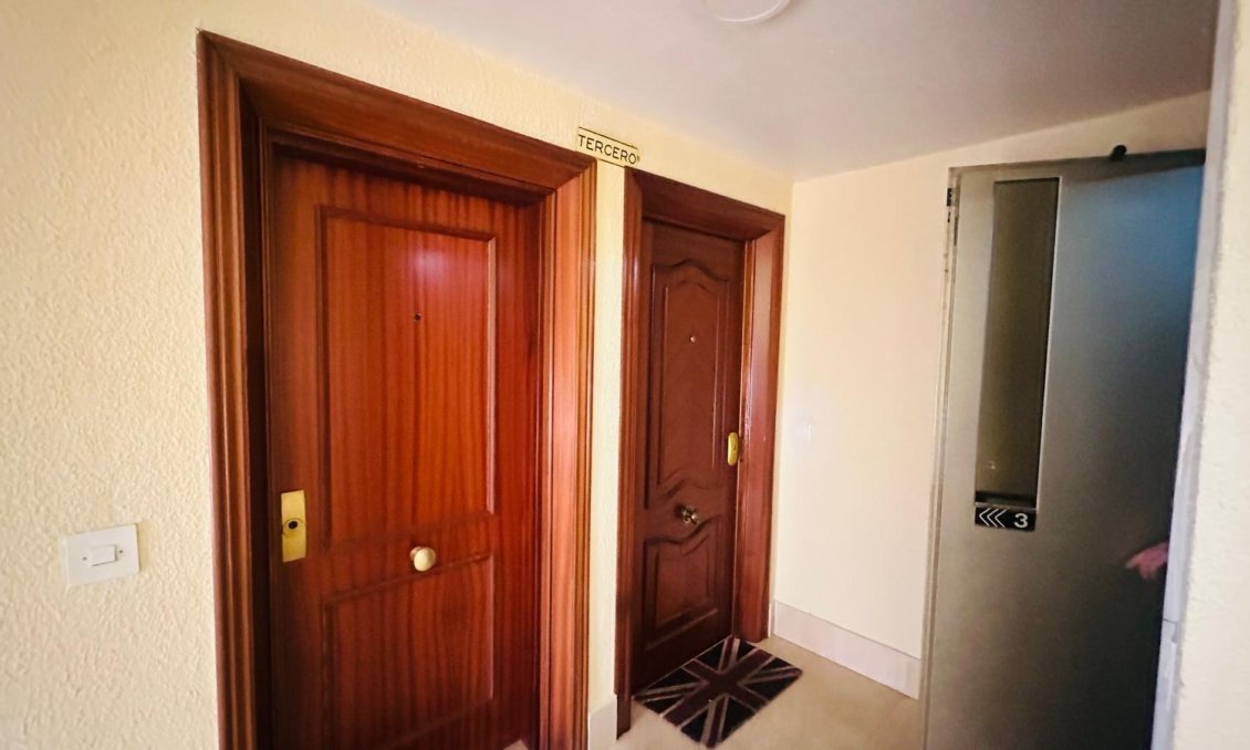 Segunda mano - Apartamento -
Torrevieja - Estacion De Autobuses