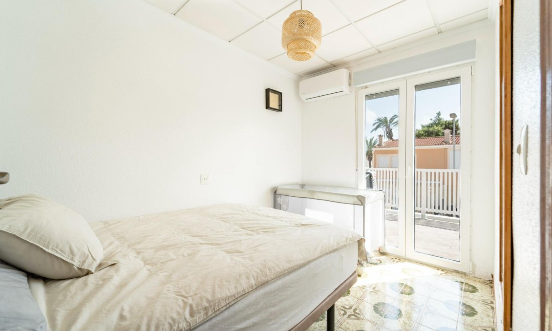 Segunda mano - Duplex -
Torrevieja - Playa De Los Naufragos
