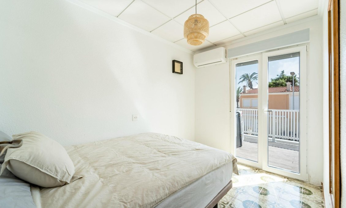 Segunda mano - Duplex -
Torrevieja - Playa De Los Naufragos