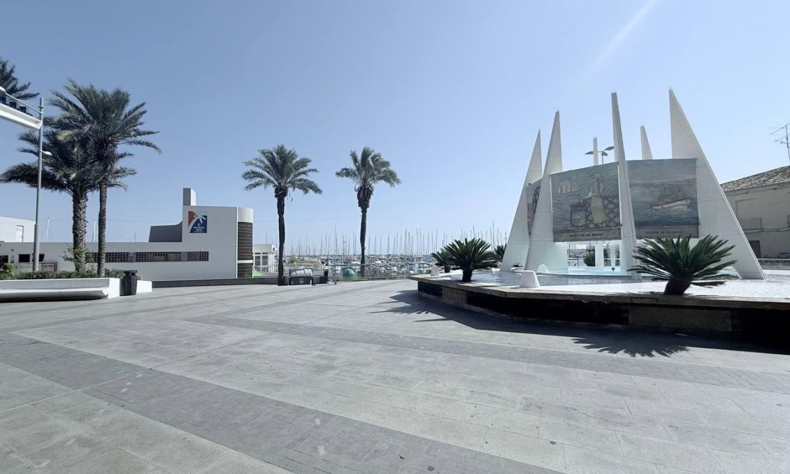 Segunda mano - Apartamento -
Torrevieja - Puerto